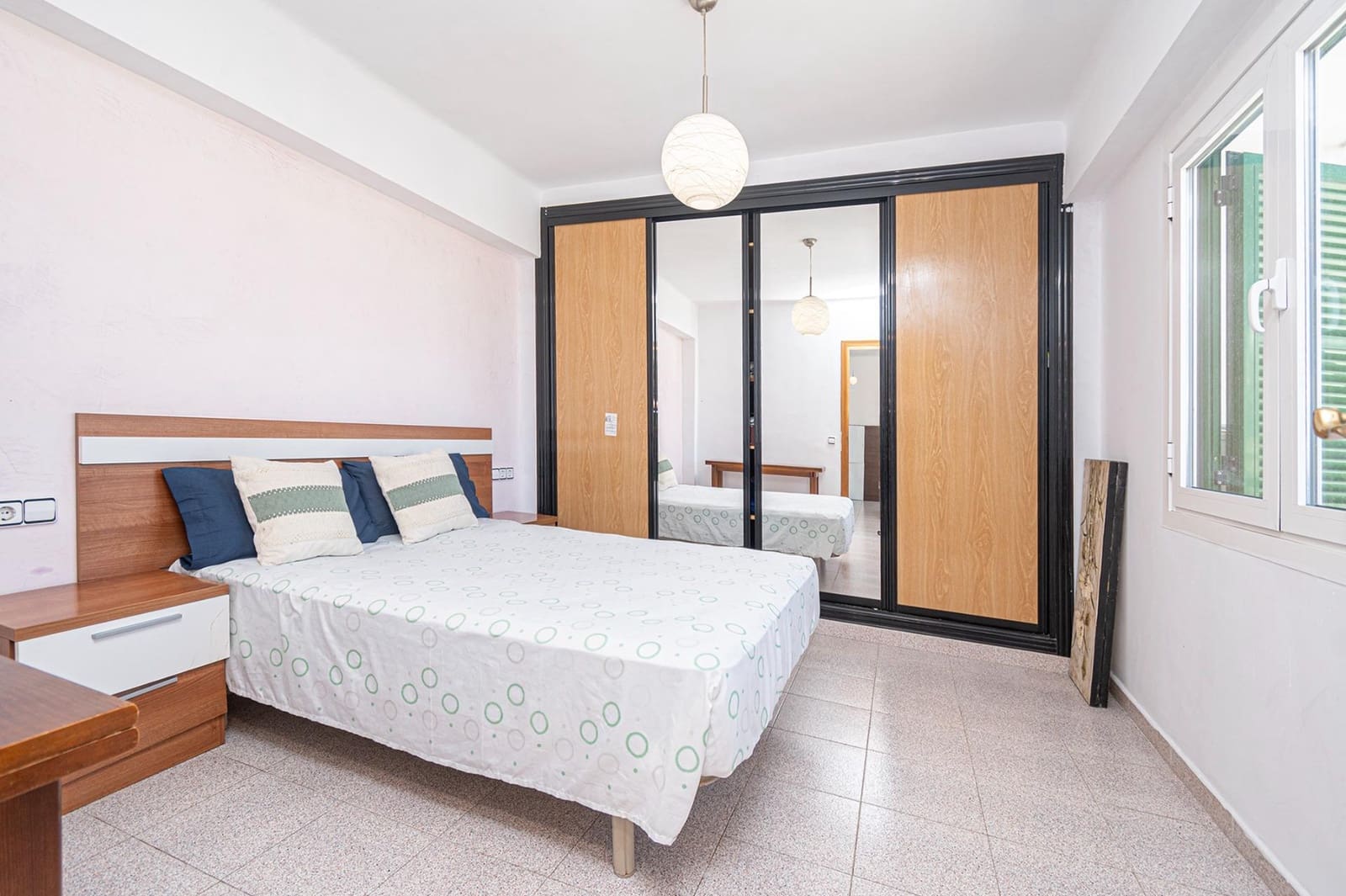 3 bedroom Flat for sale in Palma de Mallorca - € 300,000 (Ref: 9843426)