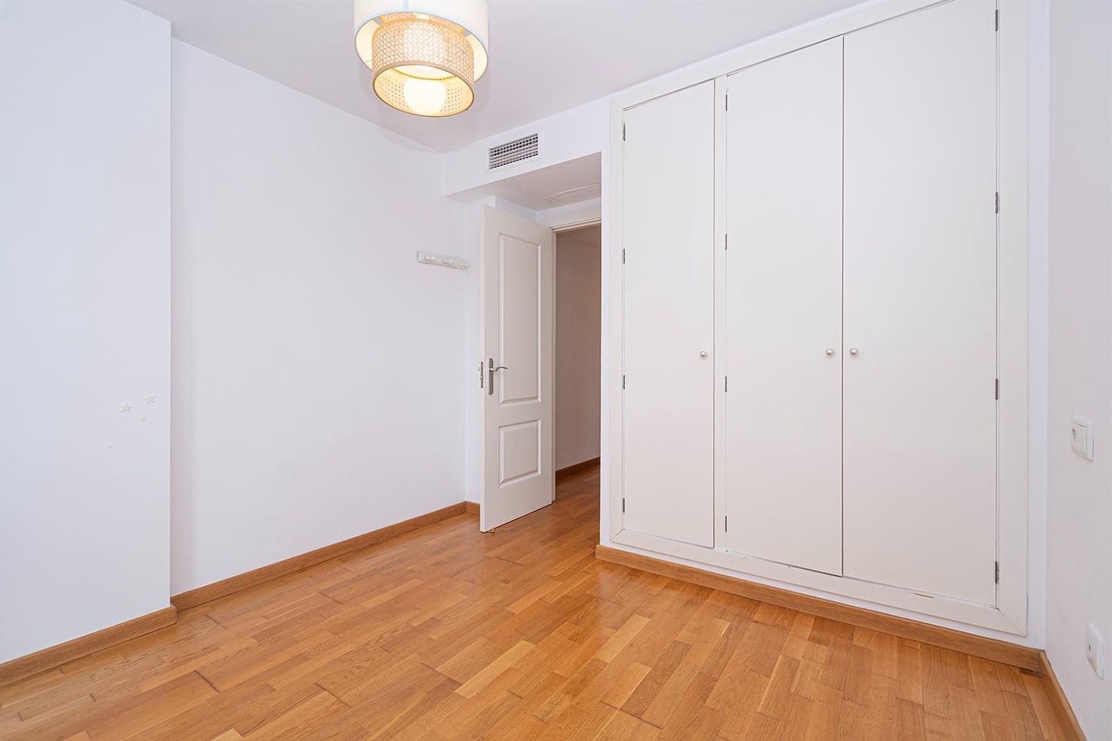 4 bedroom Flat for sale in Palma de Mallorca - € 699,000 (Ref: 9843427)
