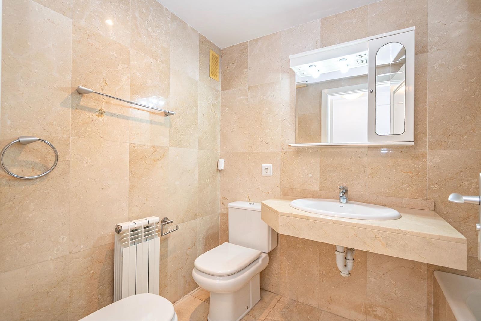 4 bedroom Flat for sale in Palma de Mallorca - € 699,000 (Ref: 9843427)