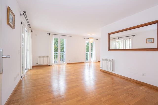 4 bedroom Flat for sale in Palma de Mallorca - € 699,000 (Ref: 9843427)