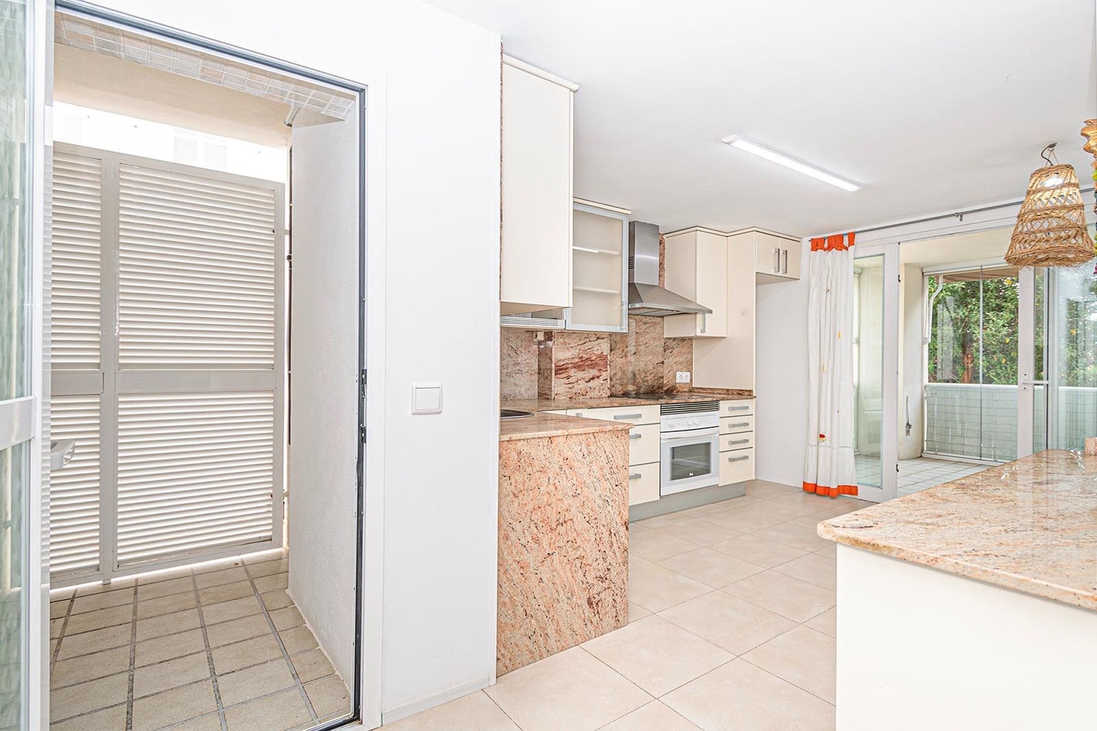 4 bedroom Flat for sale in Palma de Mallorca - € 699,000 (Ref: 9843427)