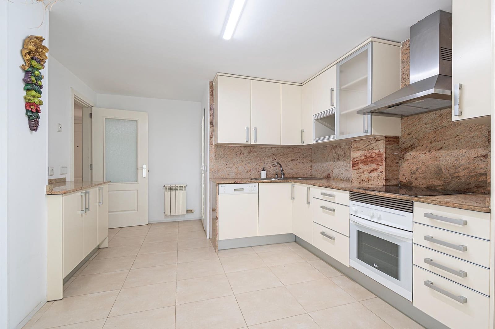 4 bedroom Flat for sale in Palma de Mallorca - € 699,000 (Ref: 9843427)