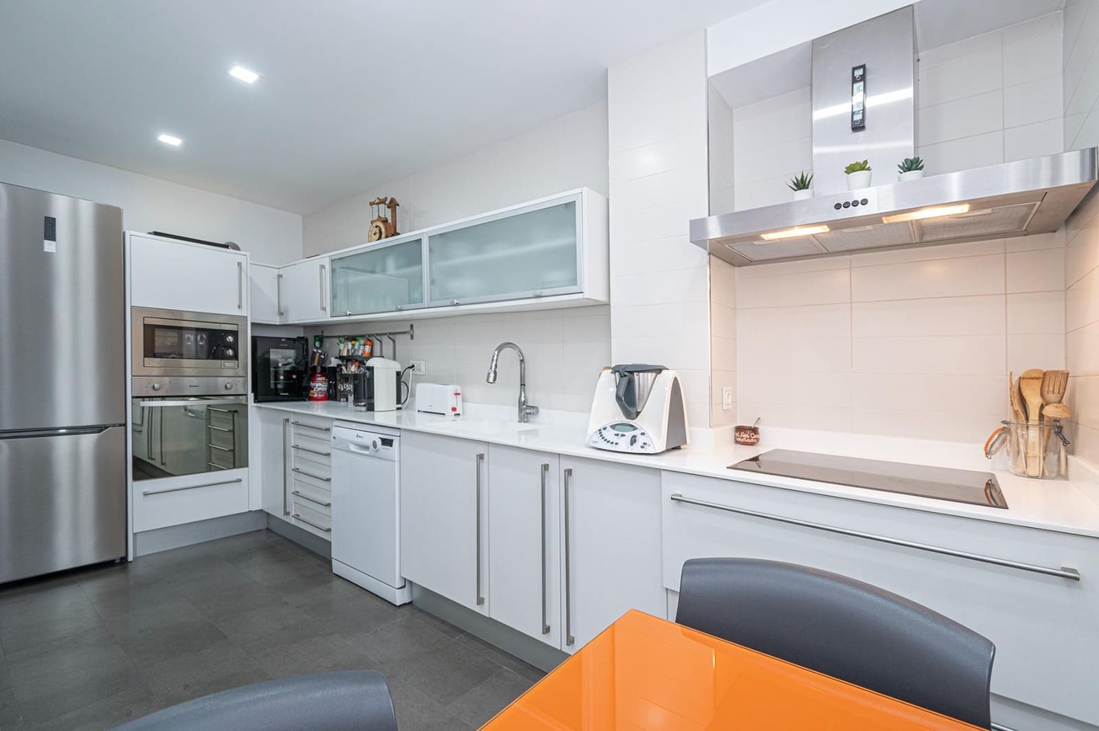 3 bedroom Flat for sale in Palma de Mallorca with garage - € 540,000 (Ref: 9849422)