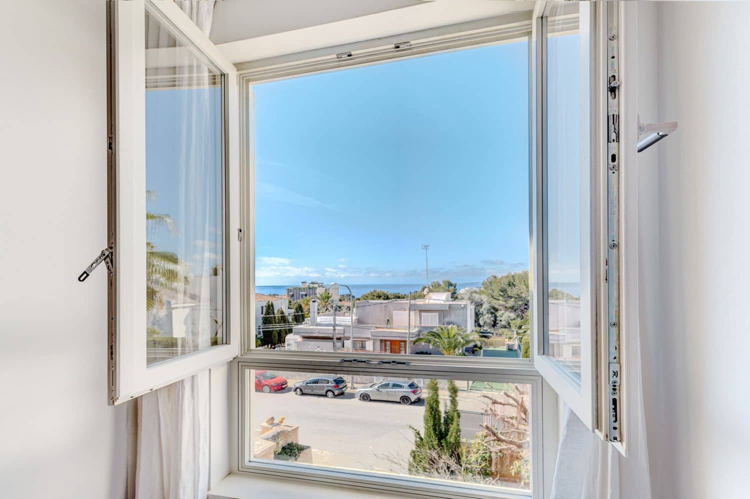 2 bedroom Flat for sale in Palma de Mallorca with pool garage - € 1,650,000 (Ref: 9849423)