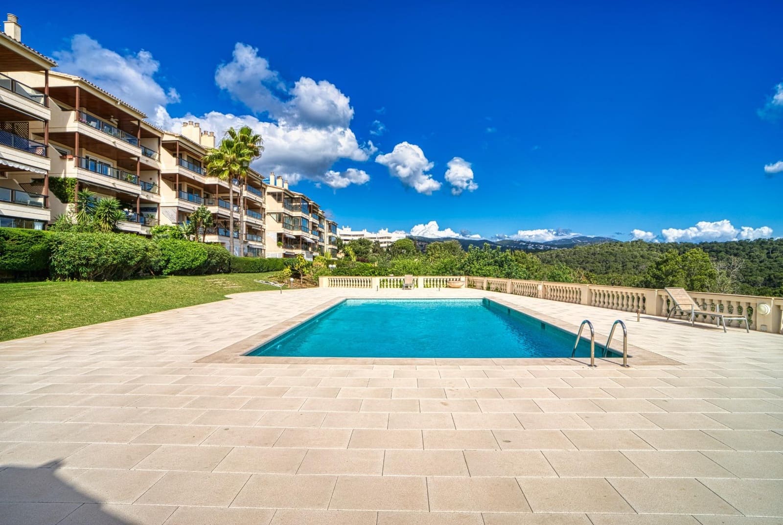 2 bedroom Flat for sale in Palma de Mallorca with pool garage - € 1,650,000 (Ref: 9849423)