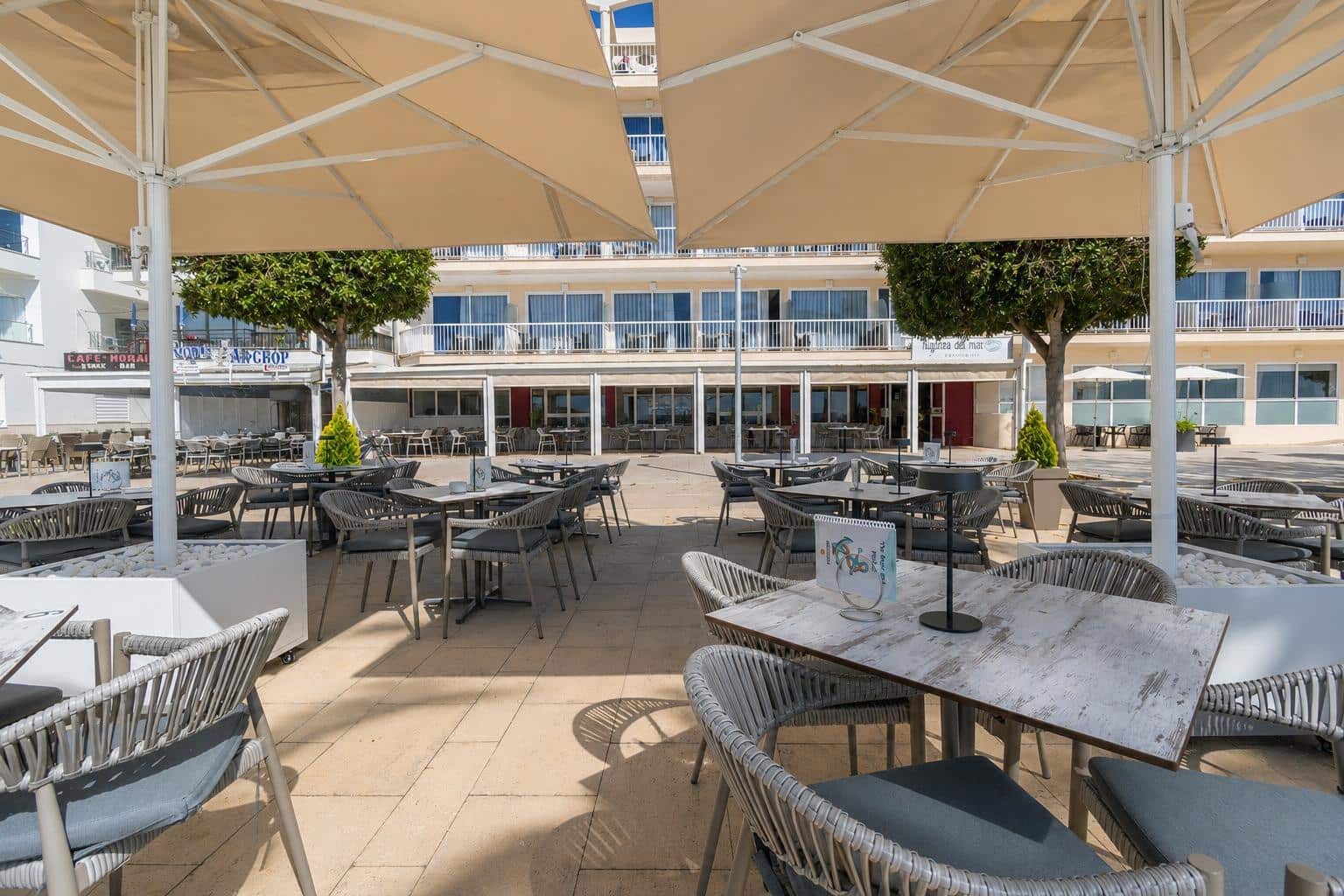 Gewerbe zu vermieten in Cala Bona - 2.090 € (Ref: 9878903)
