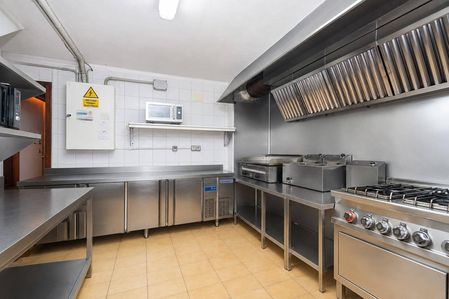 Gewerbe zu vermieten in Cala Bona - 2.090 € (Ref: 9878903)
