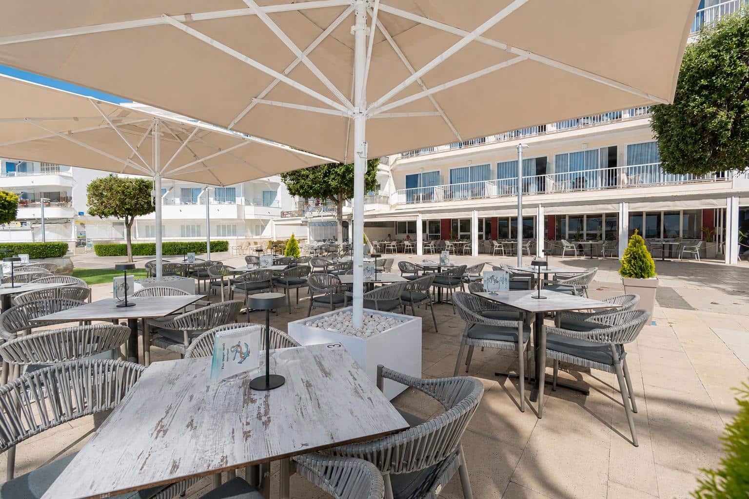Gewerbe zu vermieten in Cala Bona - 2.090 € (Ref: 9878903)