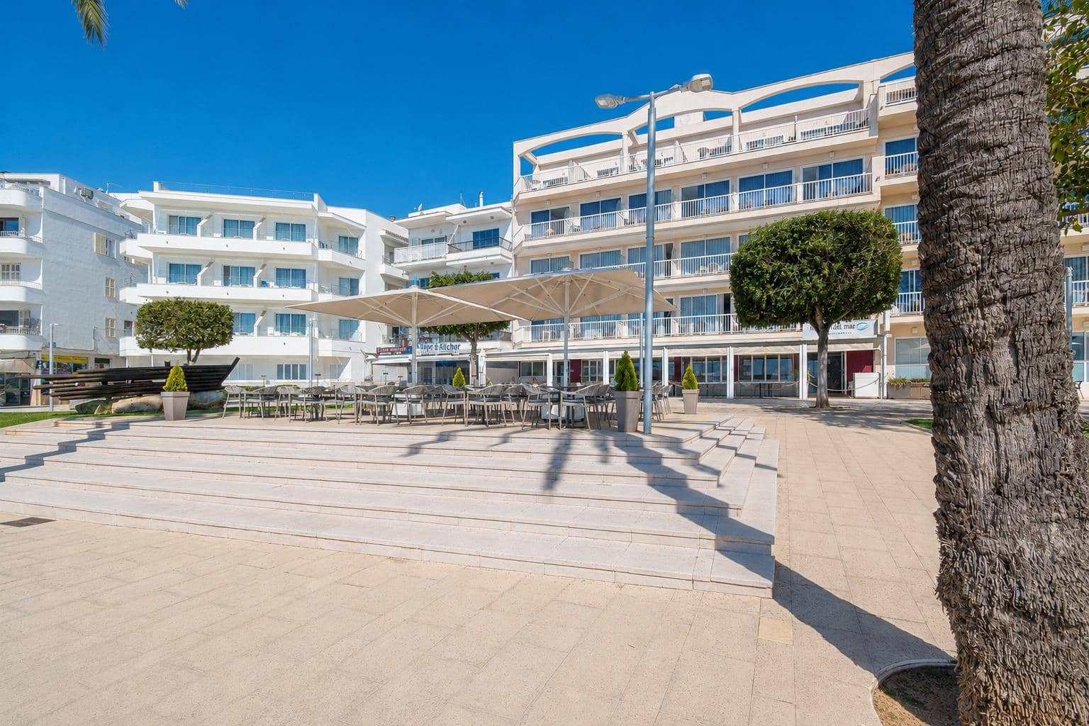 Gewerbe zu vermieten in Cala Bona - 2.090 € (Ref: 9878903)