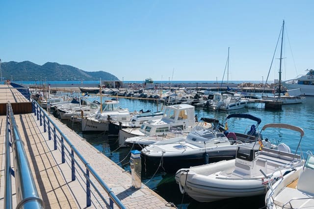 Gewerbe zu vermieten in Cala Bona, Son Servera - 2.090 € (Ref: 9878903)