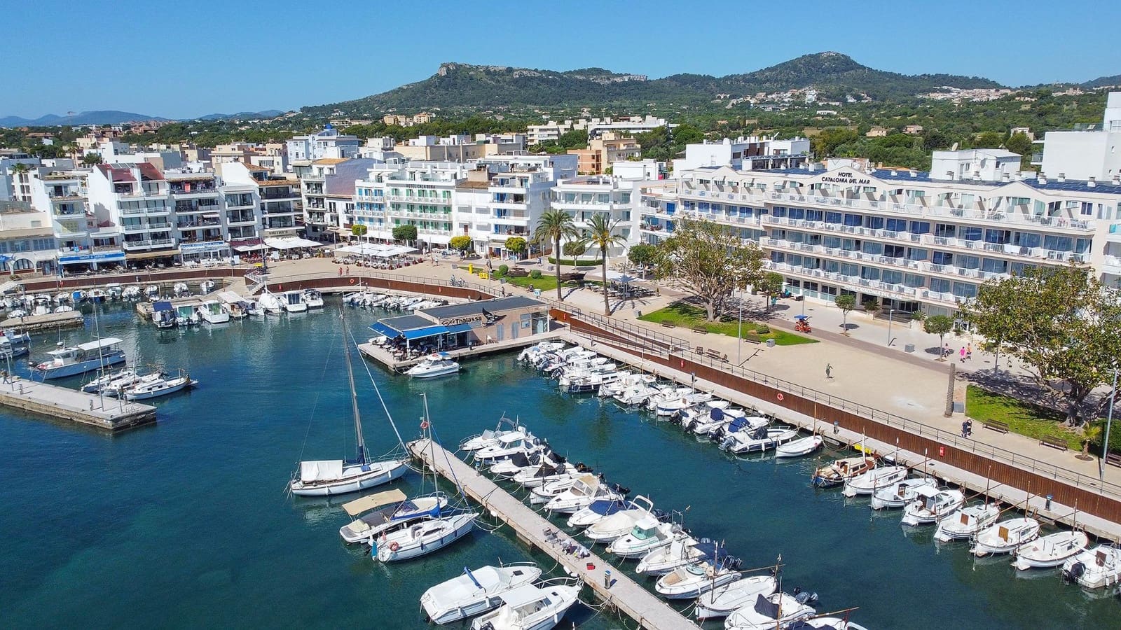 Gewerbe zu vermieten in Cala Bona - 2.090 € (Ref: 9878903)