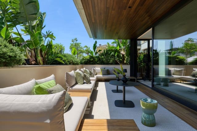 2 bedroom Apartment for sale in La Bonanova, Palma de Mallorca with pool garage - € 1,395,000 (Ref: 9881970)