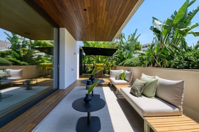 2 bedroom Apartment for sale in La Bonanova, Palma de Mallorca with pool garage - € 1,395,000 (Ref: 9881970)