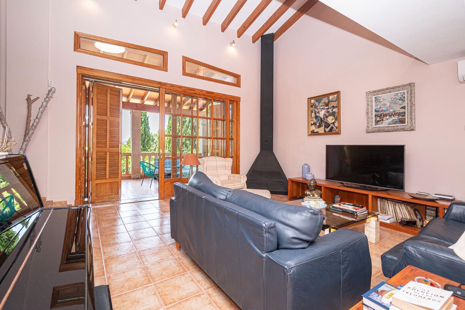 4 bedroom Villa for sale in Bunyola with pool garage - € 1,150,000 (Ref: 9884842)
