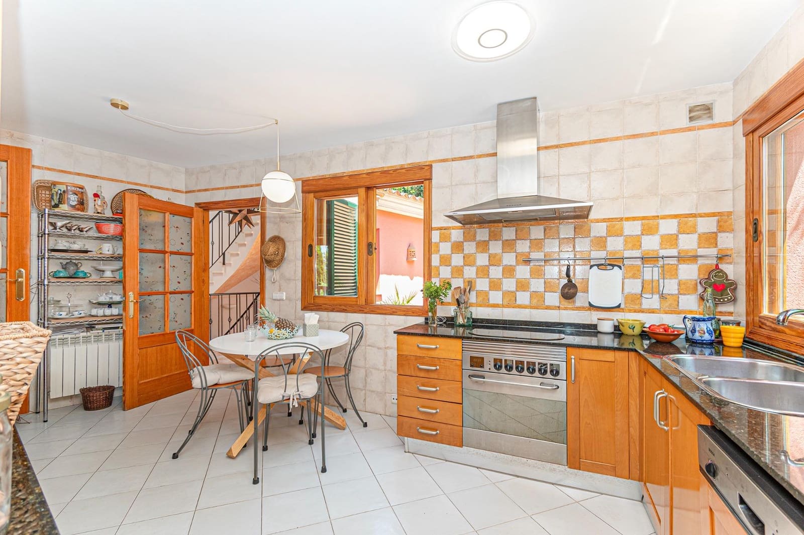 4 bedroom Villa for sale in Bunyola with pool garage - € 1,150,000 (Ref: 9884842)
