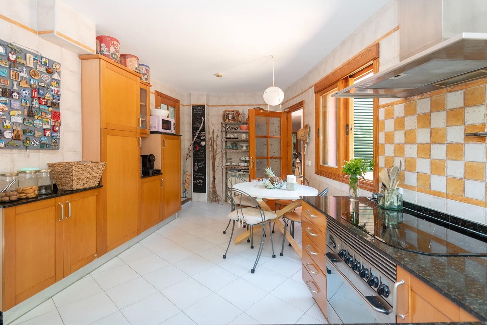 4 bedroom Villa for sale in Bunyola with pool garage - € 1,150,000 (Ref: 9884842)
