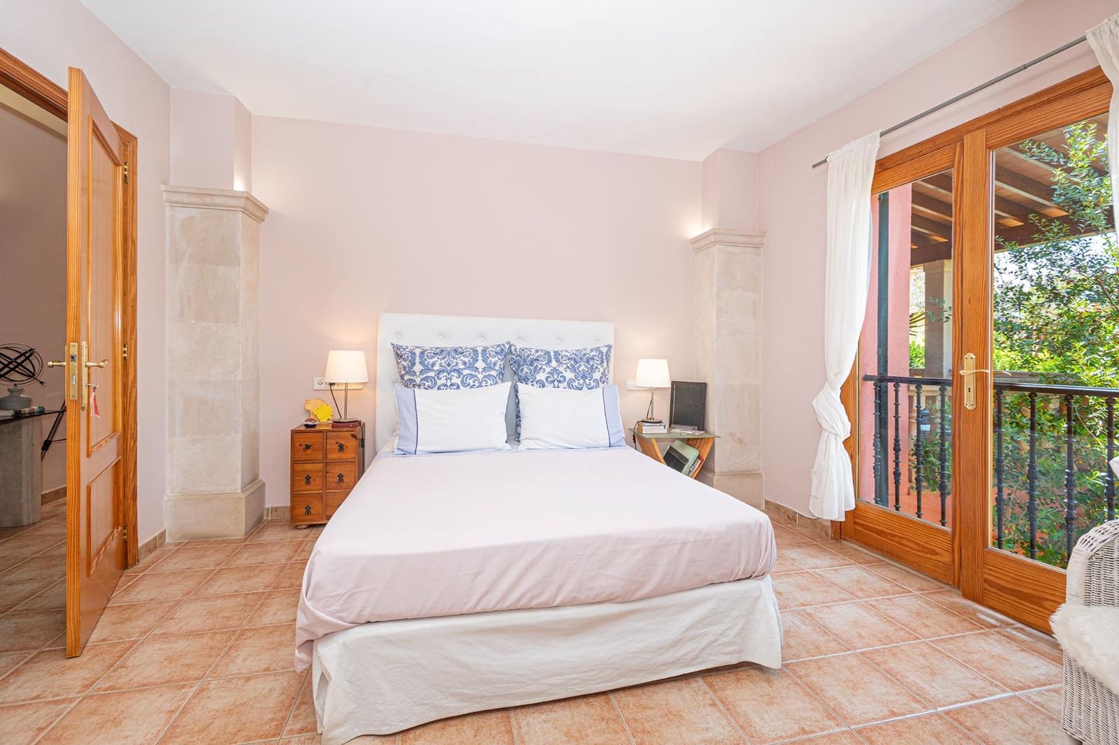 4 bedroom Villa for sale in Bunyola with pool garage - € 1,150,000 (Ref: 9884842)