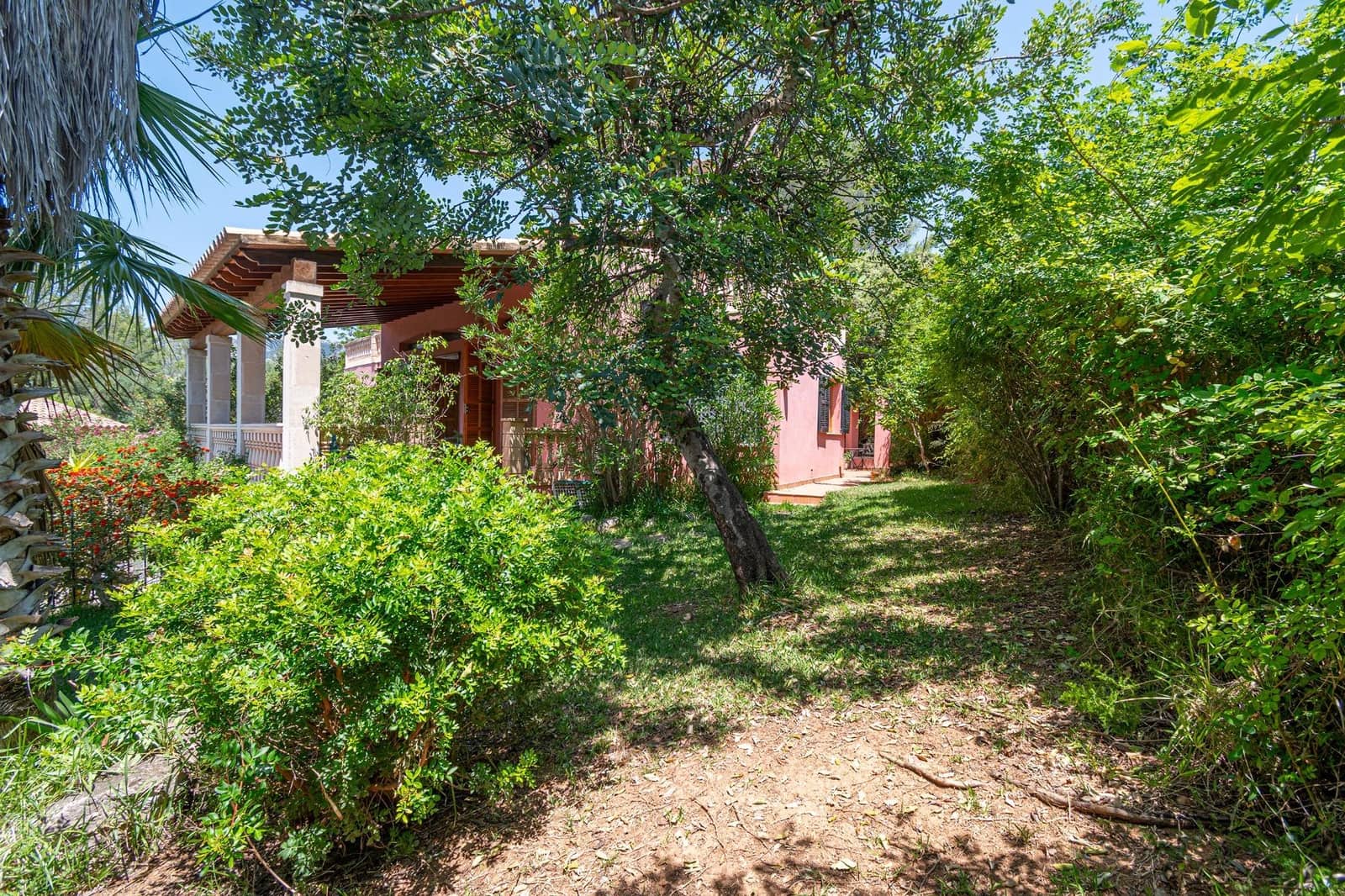 4 bedroom Villa for sale in Bunyola with pool garage - € 1,150,000 (Ref: 9884842)