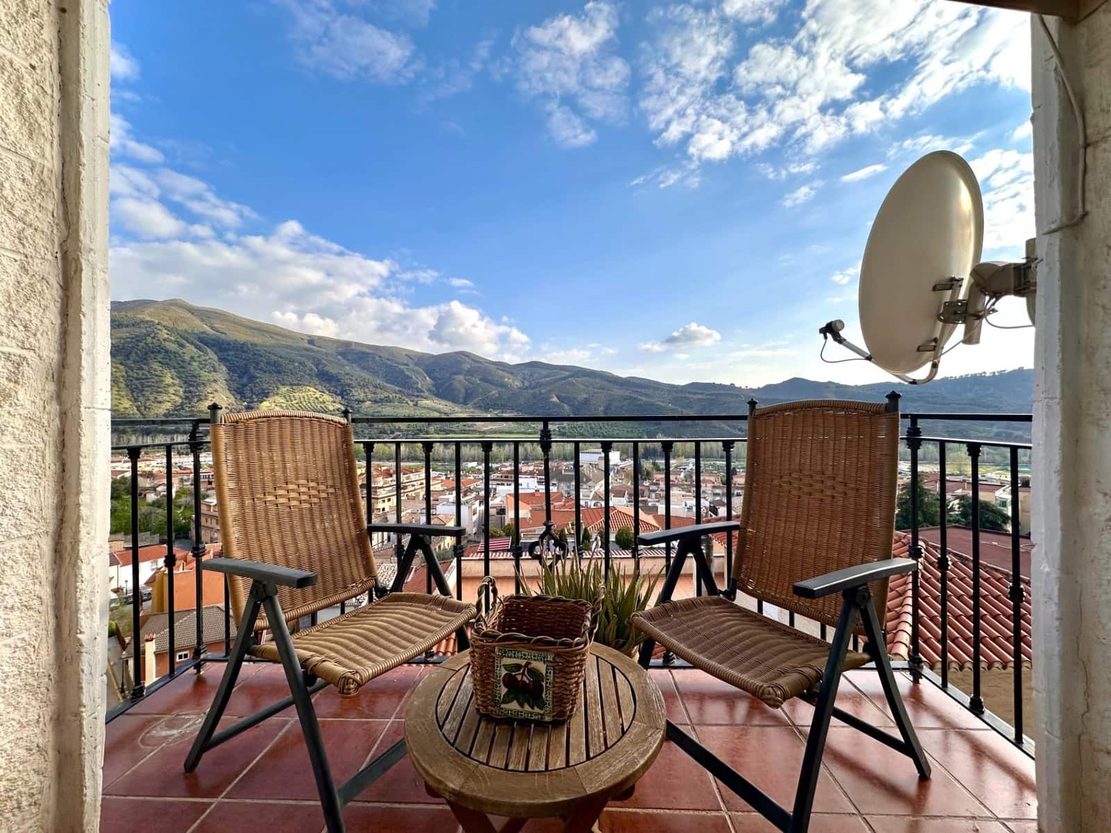 2 bedroom Flat for sale in Cenes de la Vega with pool garage - € 165,000 (Ref: 9723786)