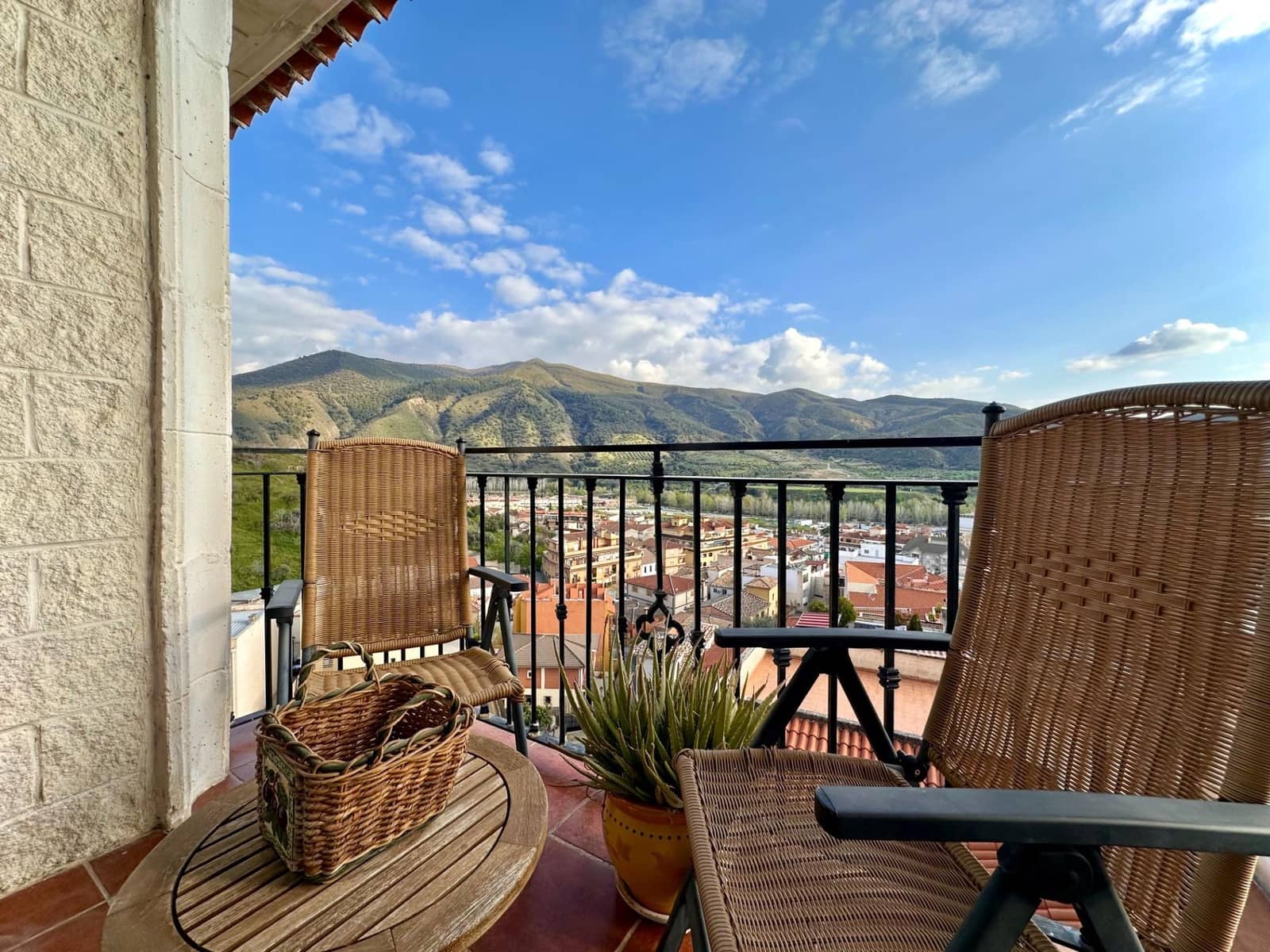 2 bedroom Flat for sale in Cenes de la Vega with pool garage - € 165,000 (Ref: 9723786)