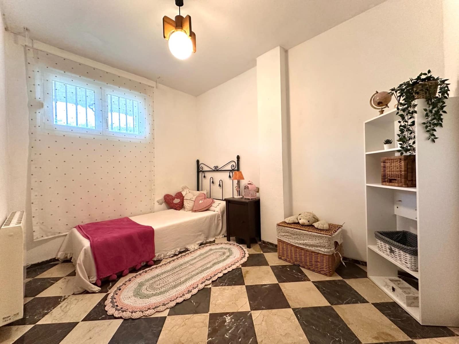 2 bedroom Flat for sale in Cenes de la Vega with pool garage - € 165,000 (Ref: 9723786)