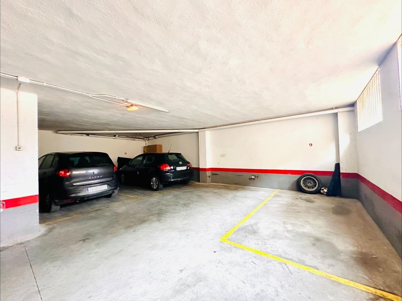 2 bedroom Flat for sale in Cenes de la Vega with pool garage - € 165,000 (Ref: 9723786)