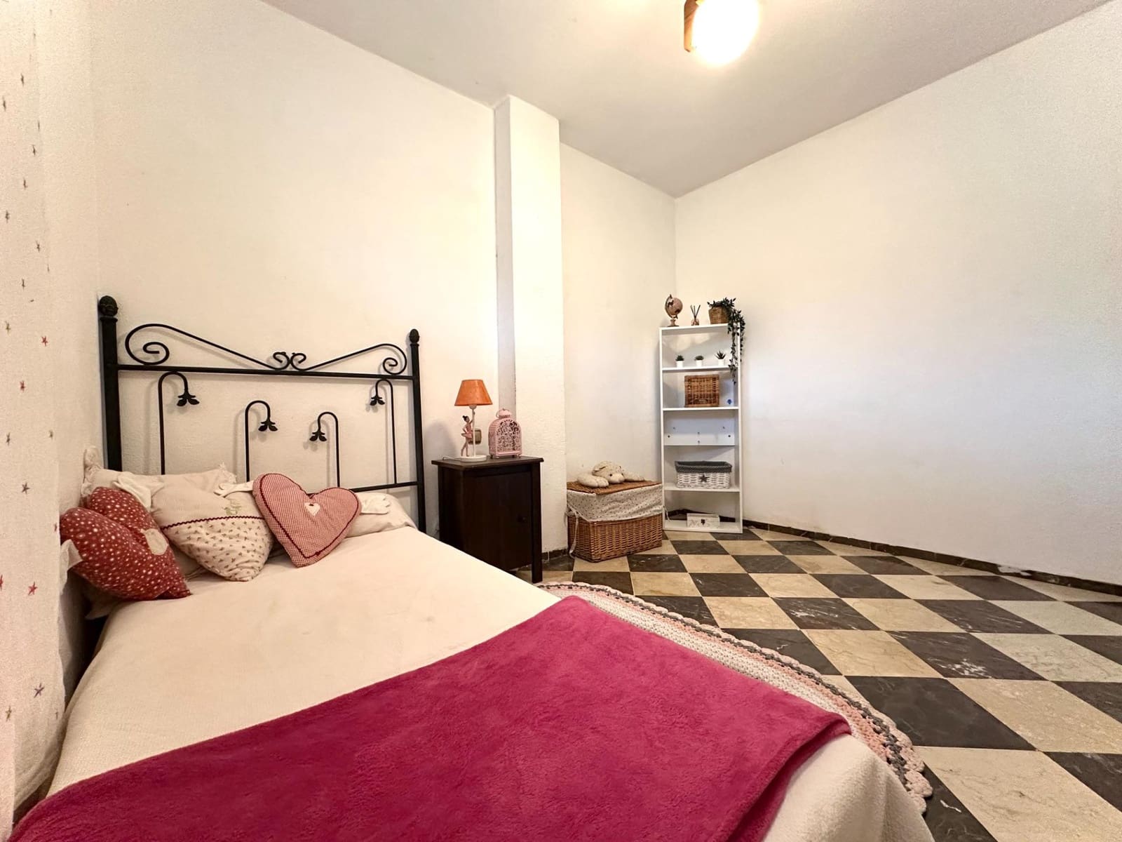 2 bedroom Flat for sale in Cenes de la Vega with pool garage - € 165,000 (Ref: 9723786)