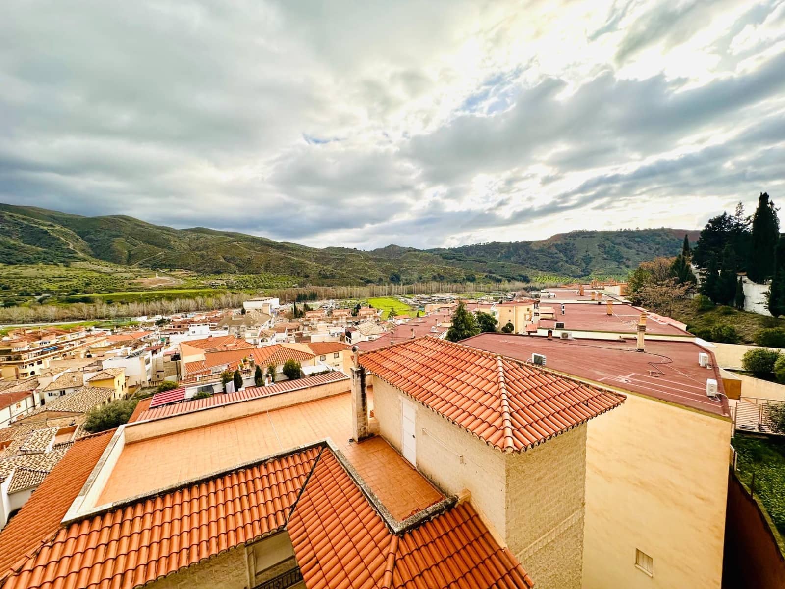 2 bedroom Flat for sale in Cenes de la Vega with pool garage - € 165,000 (Ref: 9723786)