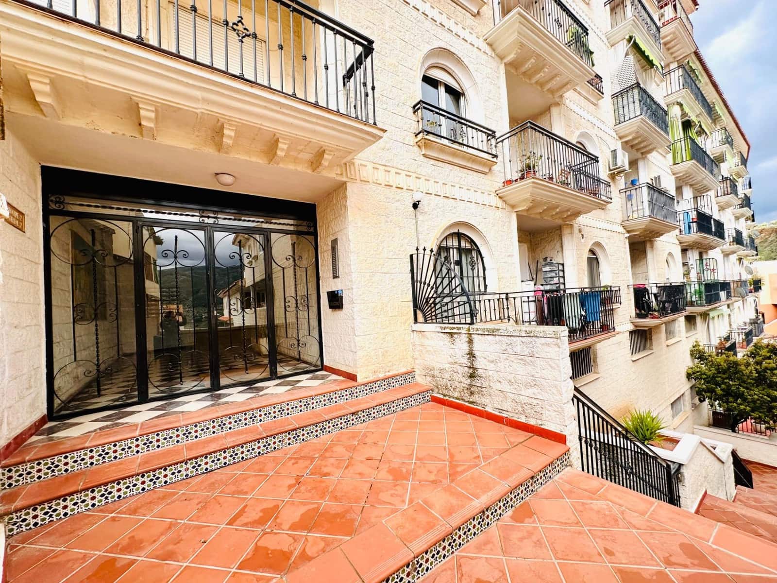 2 bedroom Flat for sale in Cenes de la Vega with pool garage - € 165,000 (Ref: 9723786)