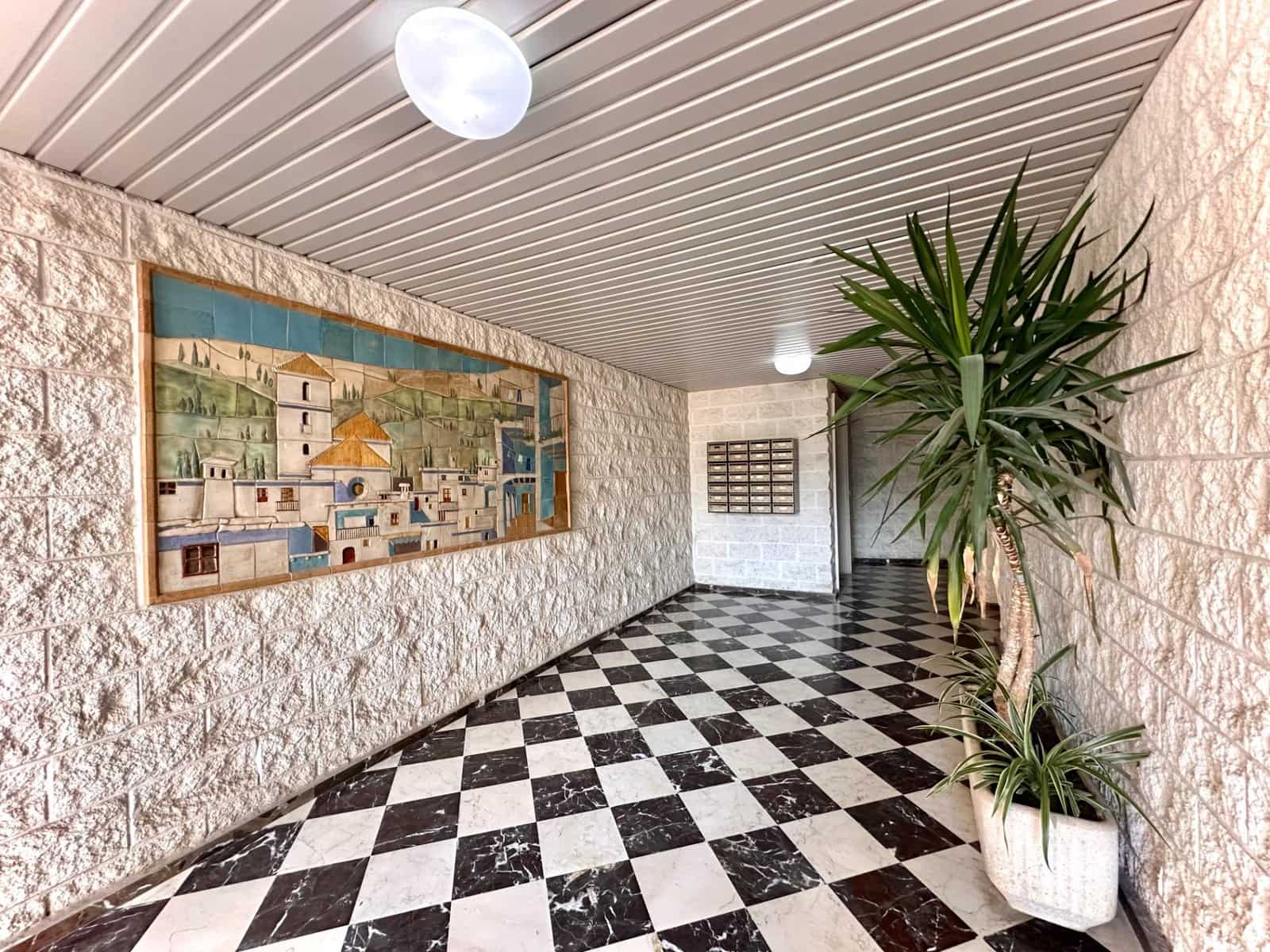 2 bedroom Flat for sale in Cenes de la Vega with pool garage - € 165,000 (Ref: 9723786)