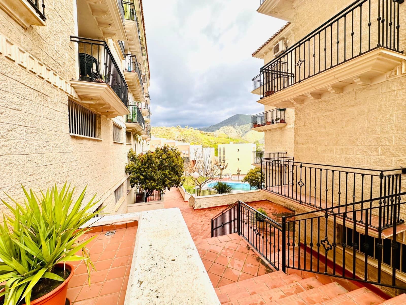 2 bedroom Flat for sale in Cenes de la Vega with pool garage - € 165,000 (Ref: 9723786)