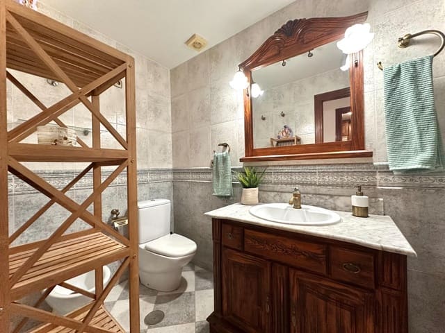 Piso de 2 habitaciones en Cenes de la Vega en venta con piscina garaje - 165.000 € (Ref: 9723786)