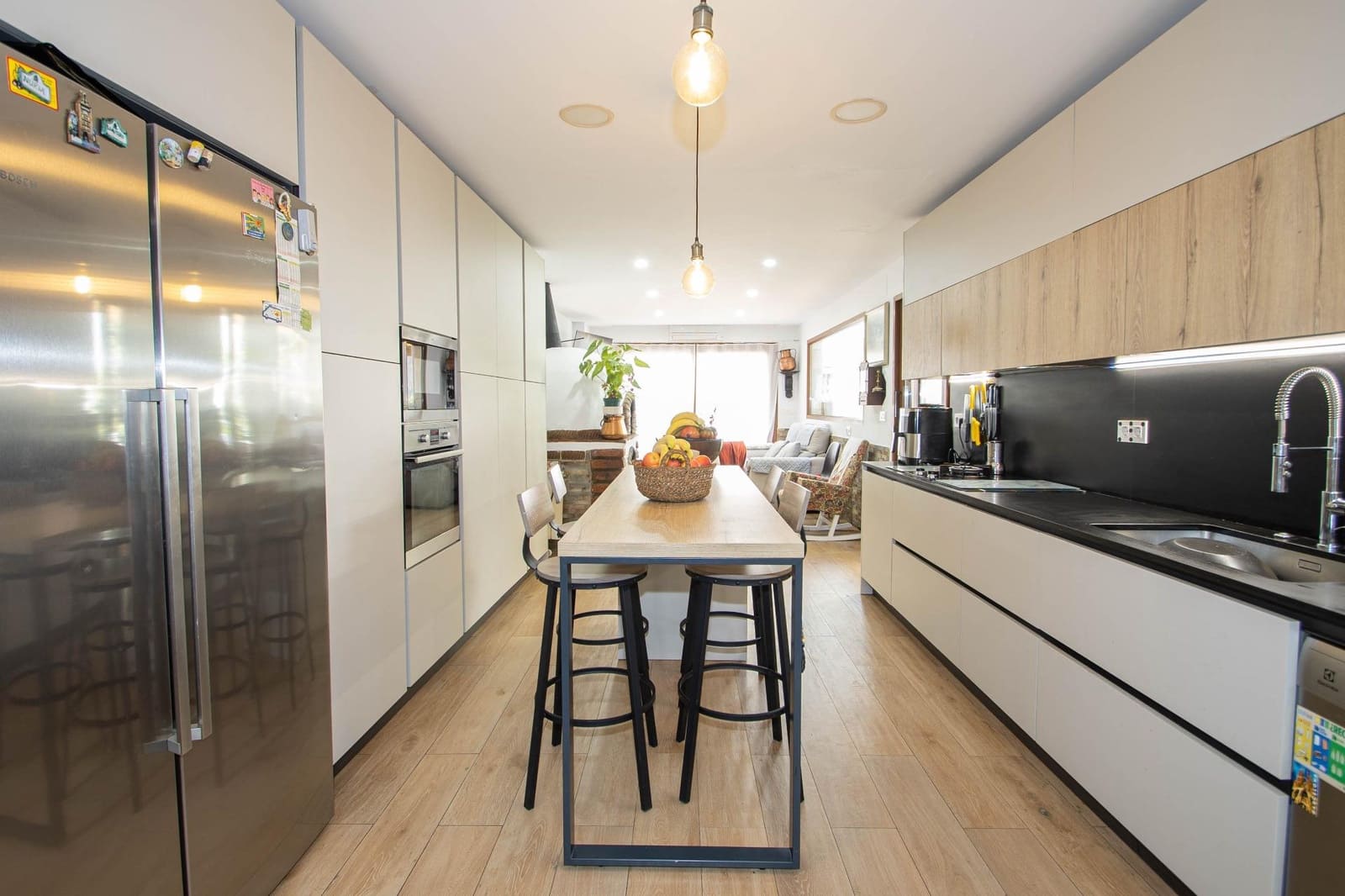 5 bedroom Villa for sale in Peligros with garage - € 497,999 (Ref: 9723787)