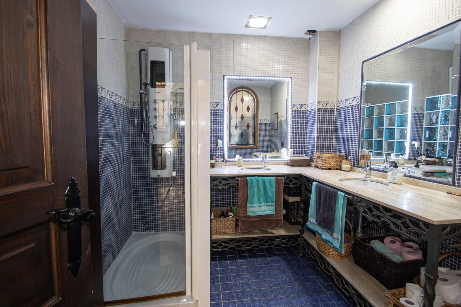 5 bedroom Villa for sale in Peligros with garage - € 497,999 (Ref: 9723787)