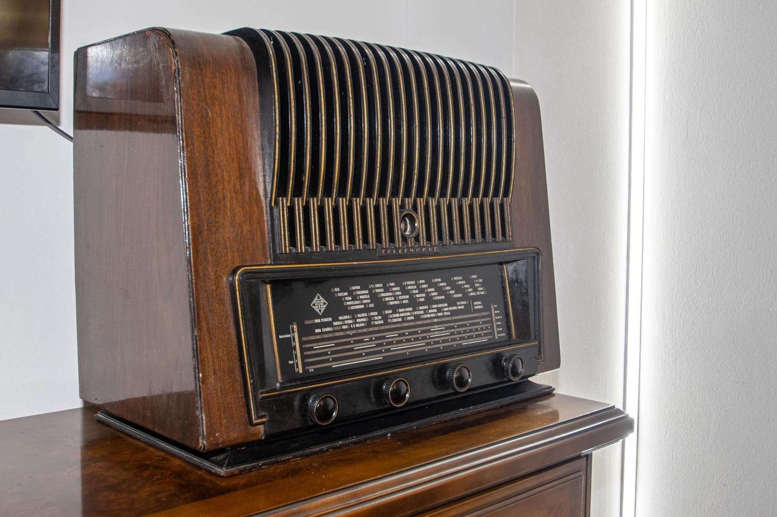 5 bedroom Villa for sale in Peligros with garage - € 497,999 (Ref: 9723787)