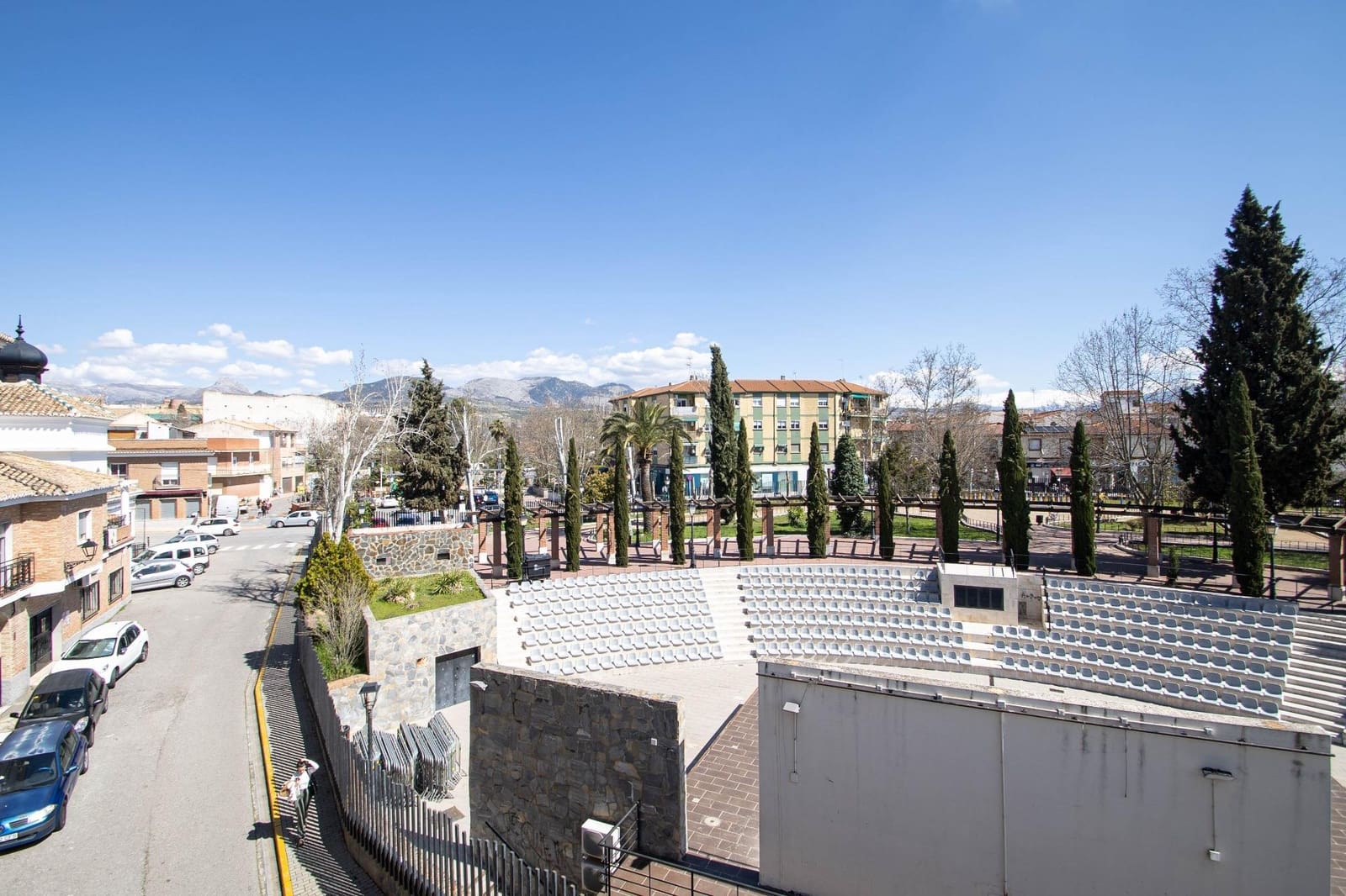 5 bedroom Villa for sale in Peligros with garage - € 497,999 (Ref: 9723787)