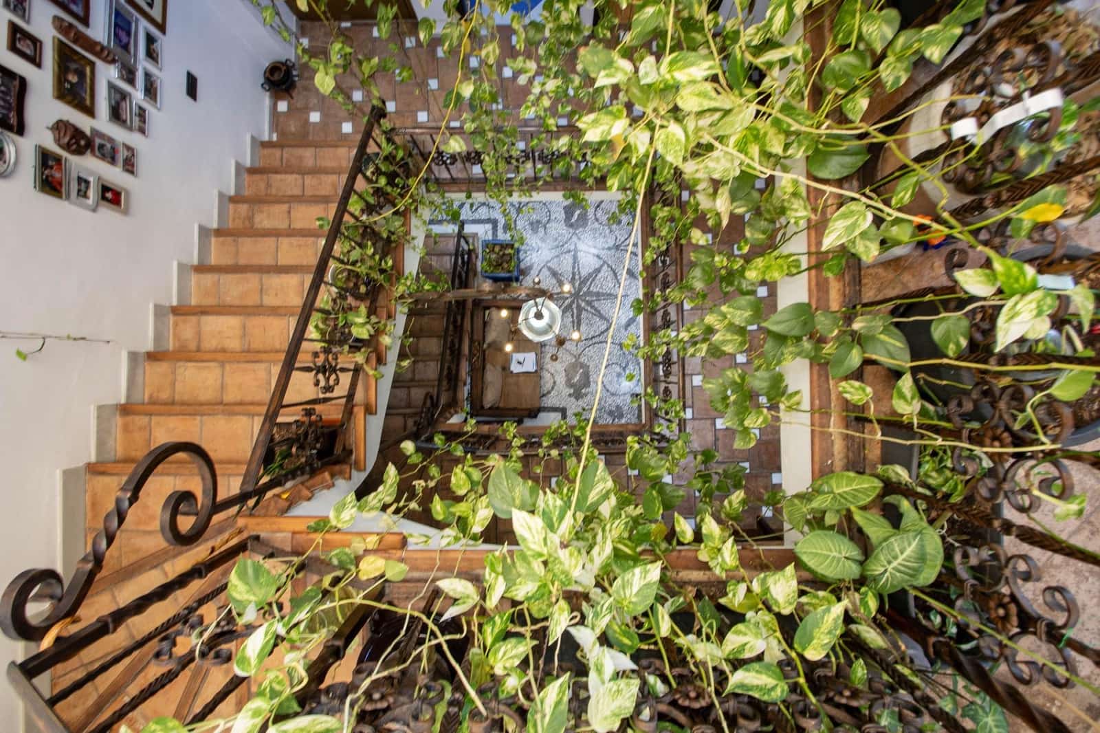 5 bedroom Villa for sale in Peligros with garage - € 497,999 (Ref: 9723787)