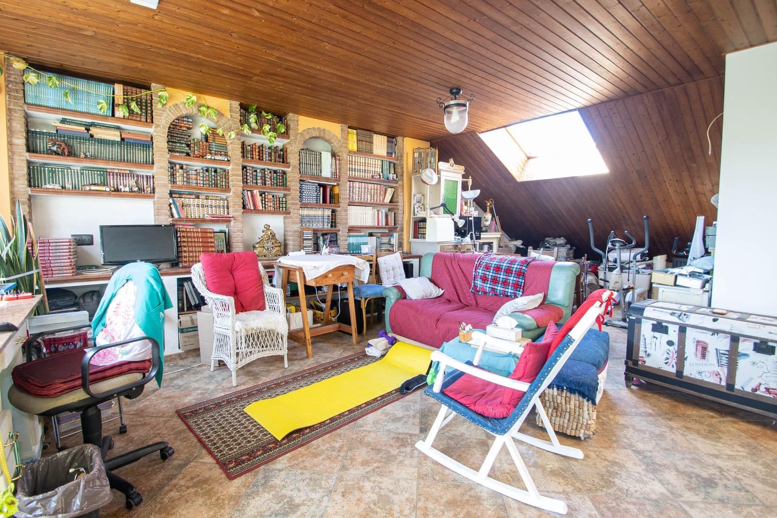 5 soveværelse Villa til salg i Peligros med garage - € 497.999 (Ref: 9723787)