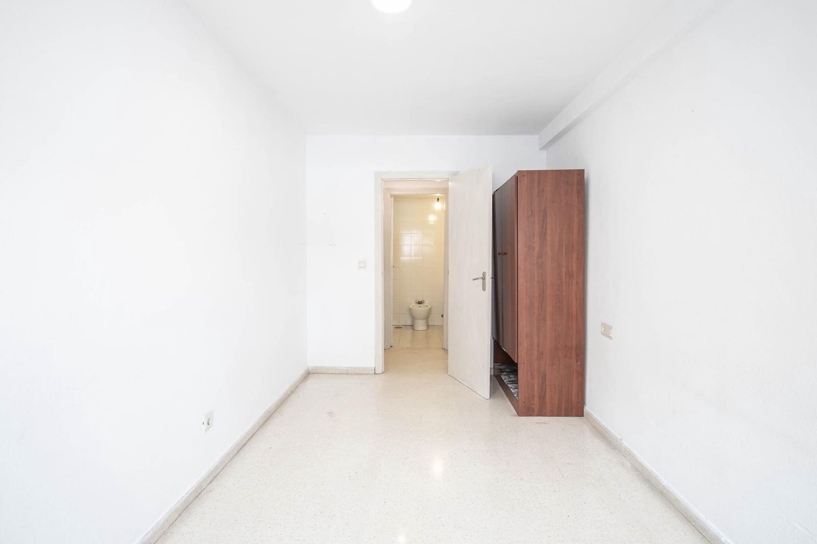 1 bedroom Flat for sale in Granada city with garage - € 125,000 (Ref: 9723789)