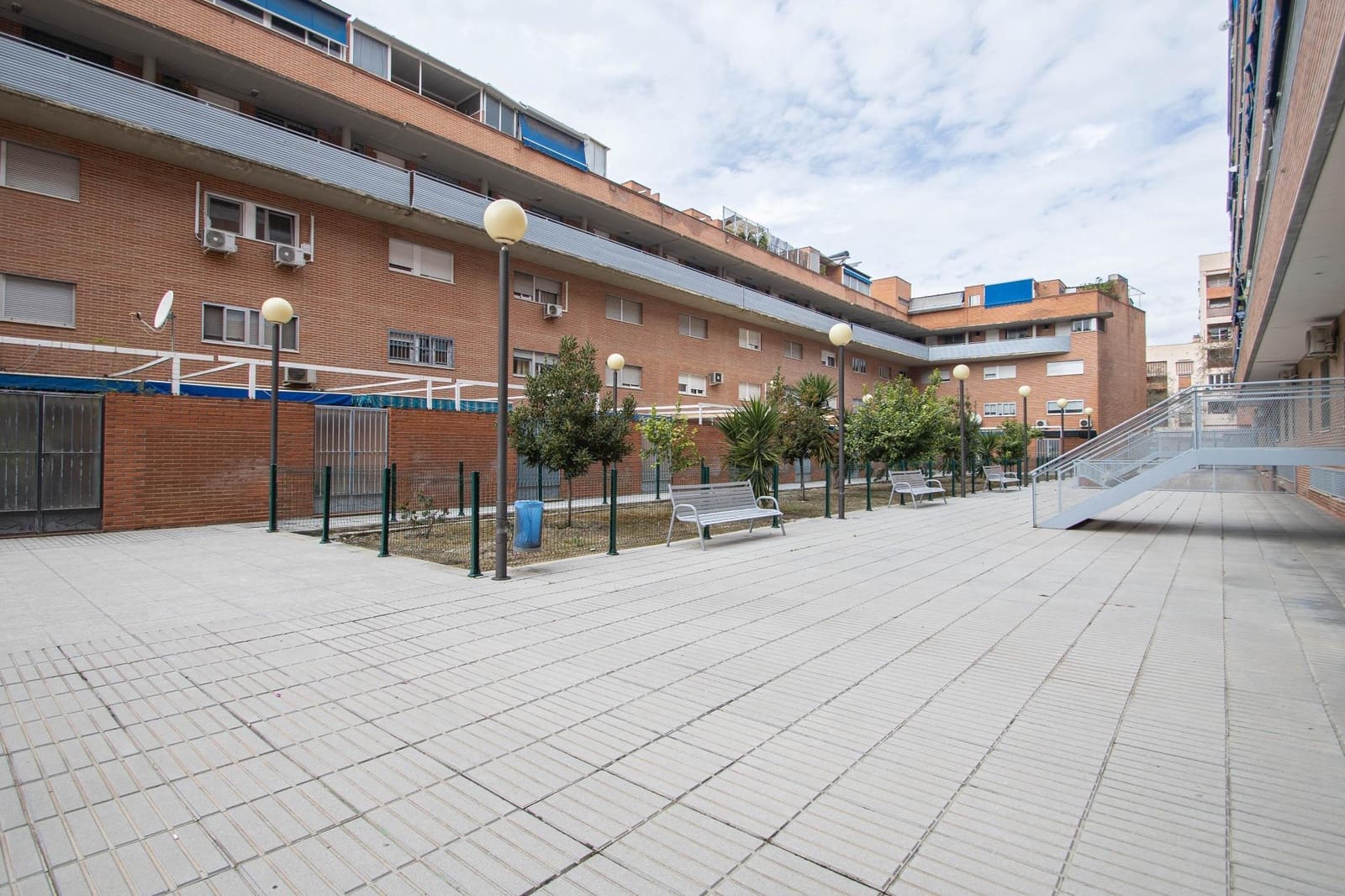 1 bedroom Flat for sale in Granada city with garage - € 125,000 (Ref: 9723789)