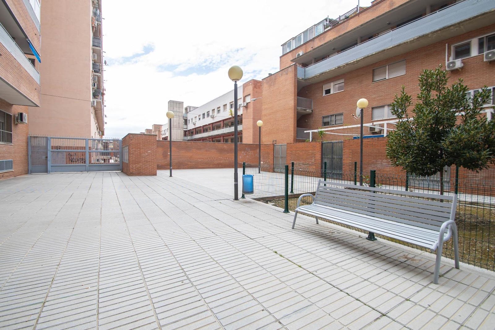 1 bedroom Flat for sale in Granada city with garage - € 125,000 (Ref: 9723789)
