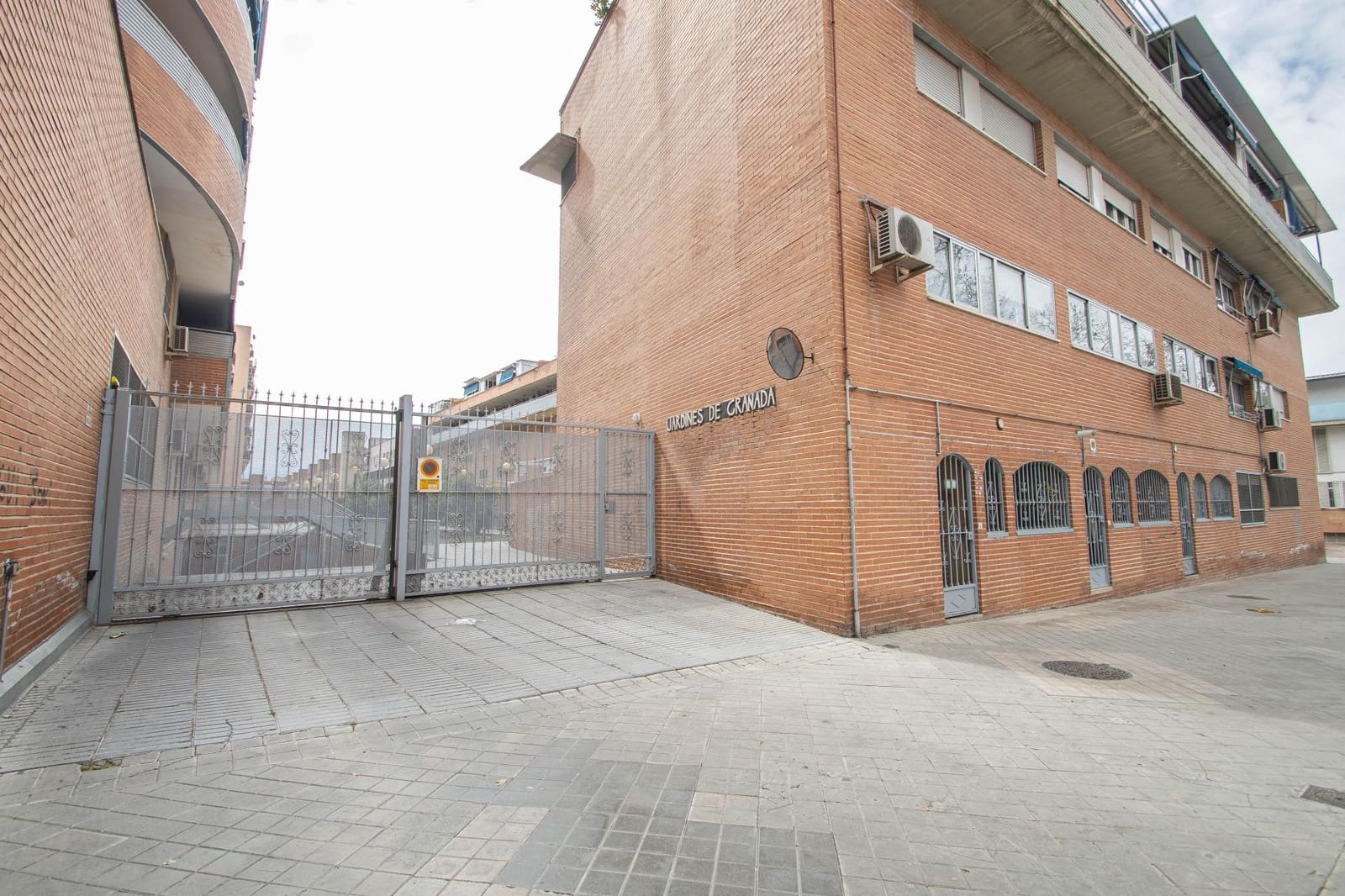 1 bedroom Flat for sale in Granada city with garage - € 125,000 (Ref: 9723789)