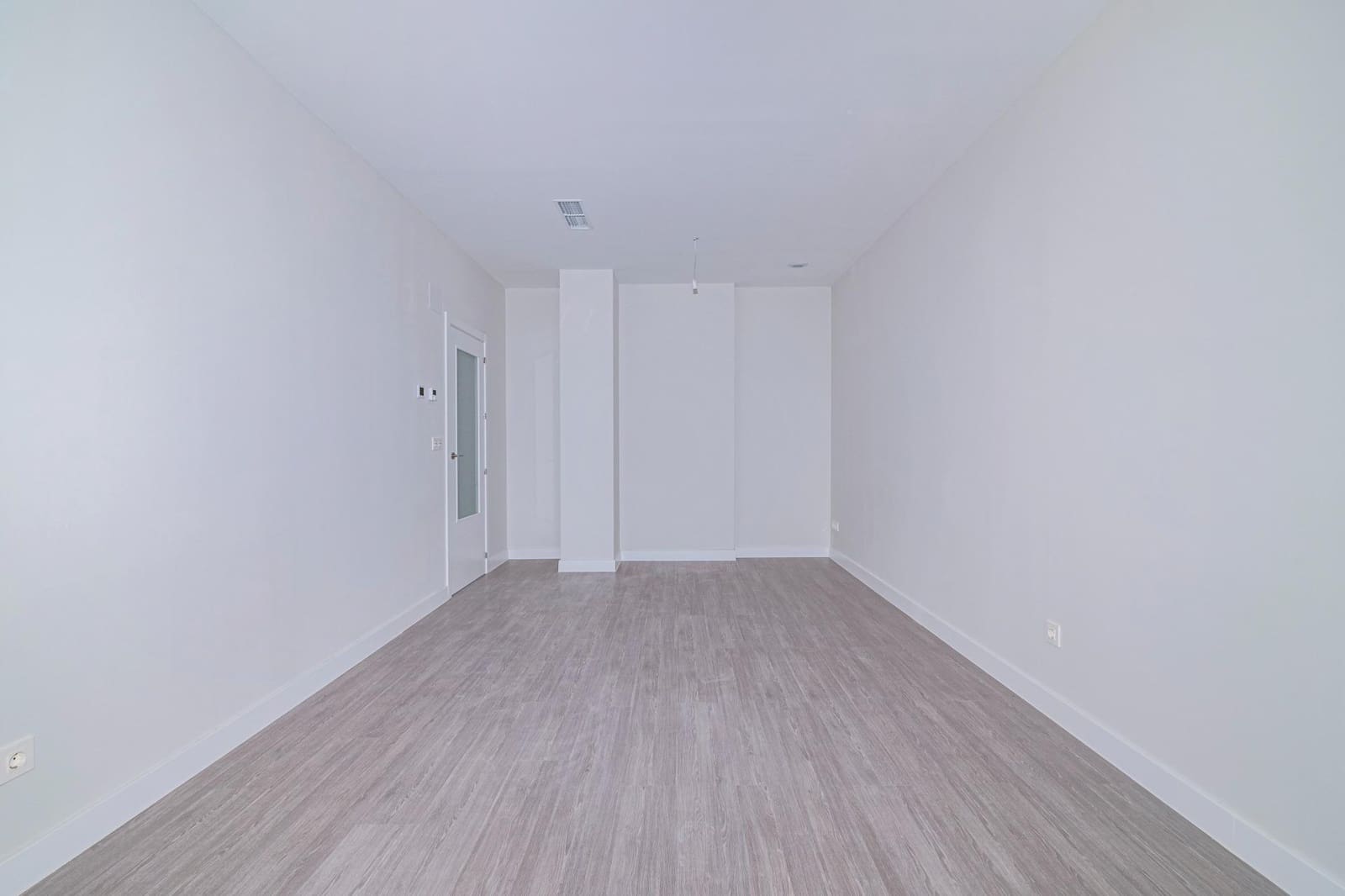 4 bedroom Flat for sale in Granada city with pool garage - € 390,000 (Ref: 9723792)