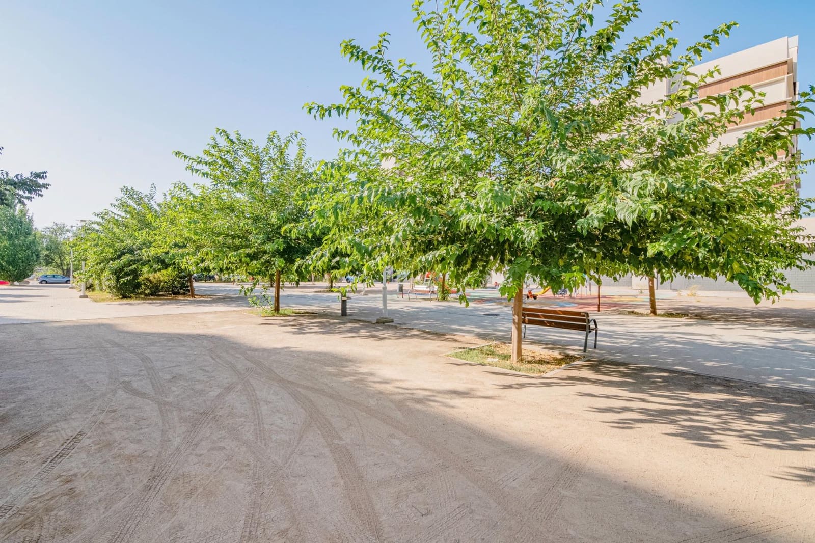 4 bedroom Flat for sale in Granada city with pool garage - € 390,000 (Ref: 9723792)