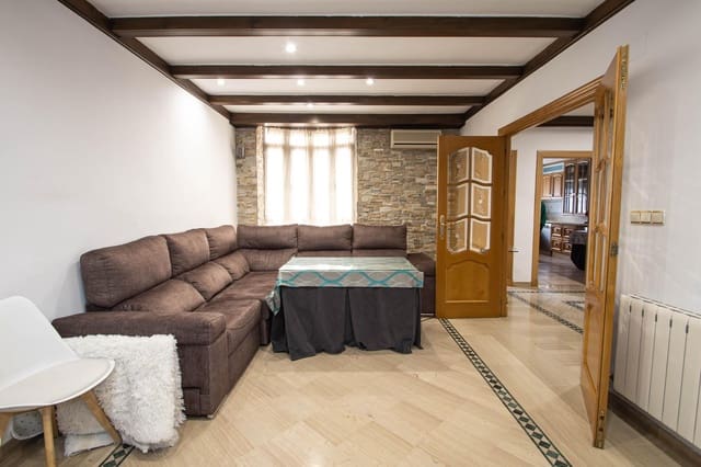 4 soverom Villa til salgs i Peligros med garasje - € 299 999 (Ref: 9723793)