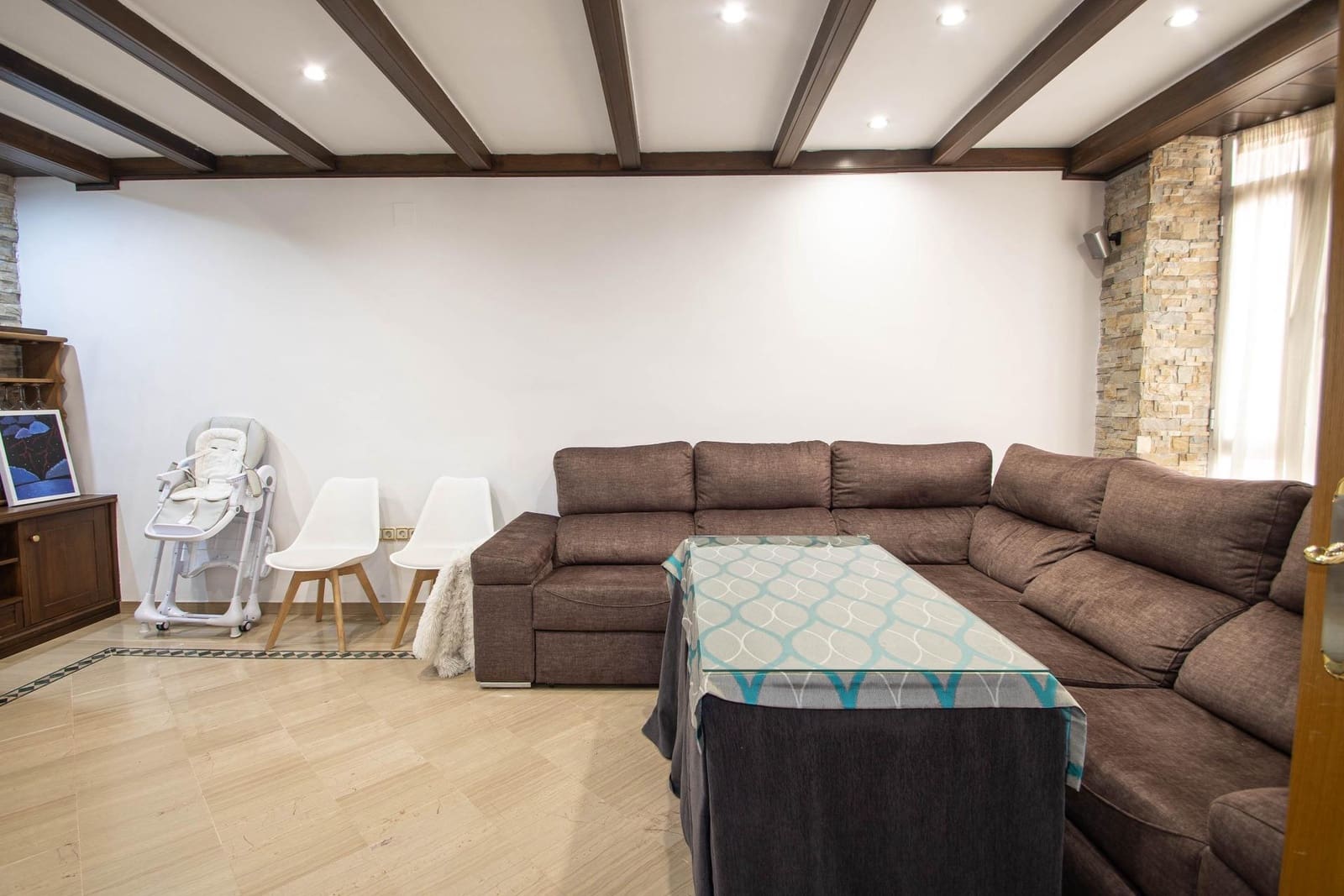 4 bedroom Villa for sale in Peligros with garage - € 299,999 (Ref: 9723793)