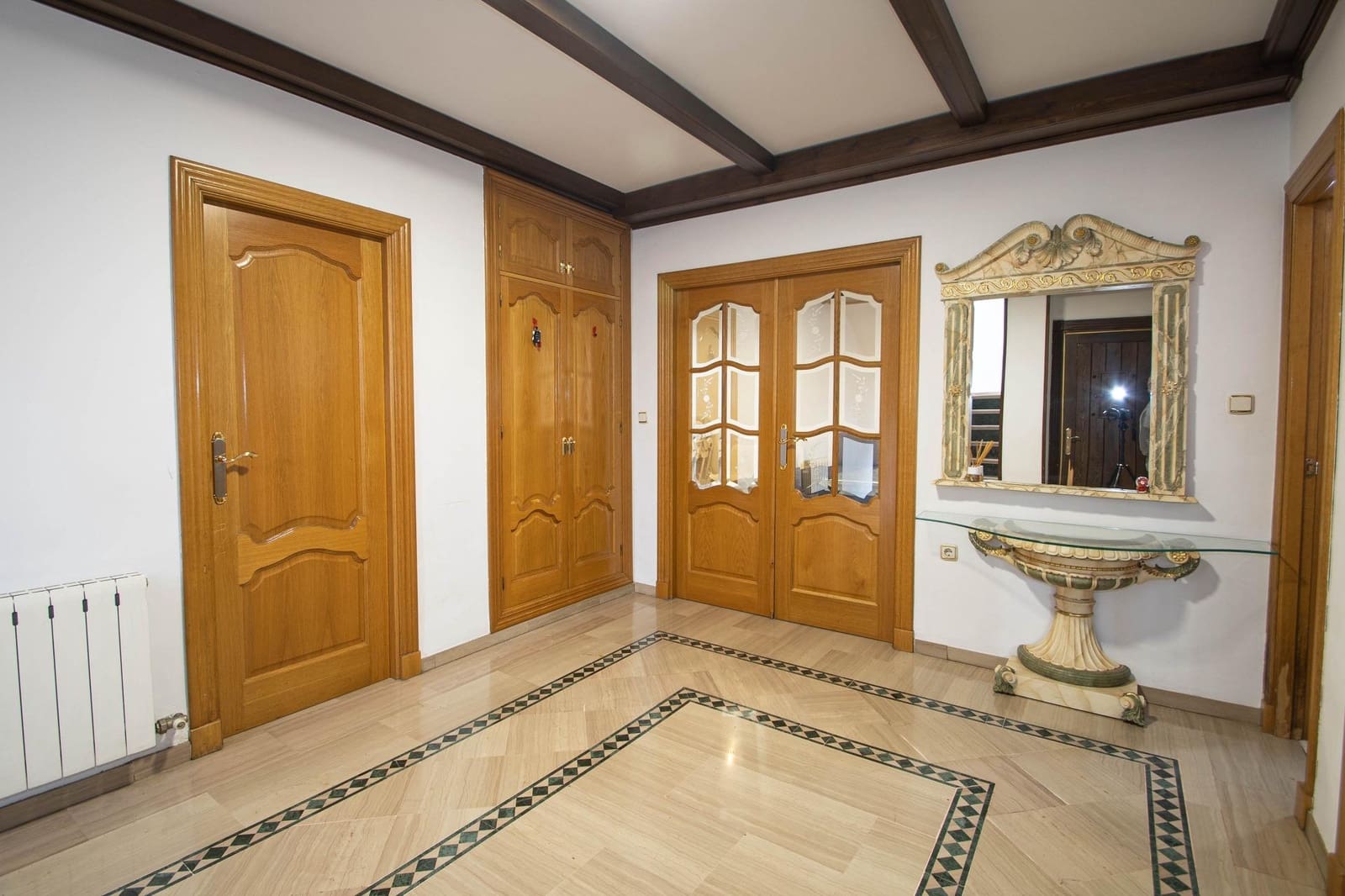 4 bedroom Villa for sale in Peligros with garage - € 299,999 (Ref: 9723793)