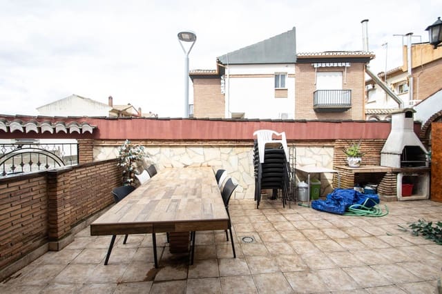 4 soverom Villa til salgs i Peligros med garasje - € 299 999 (Ref: 9723793)