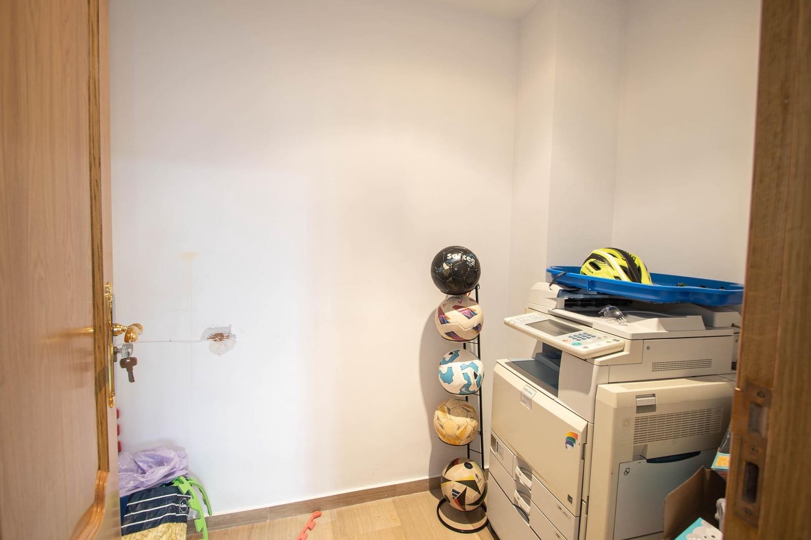 4 bedroom Villa for sale in Peligros with garage - € 299,999 (Ref: 9723793)