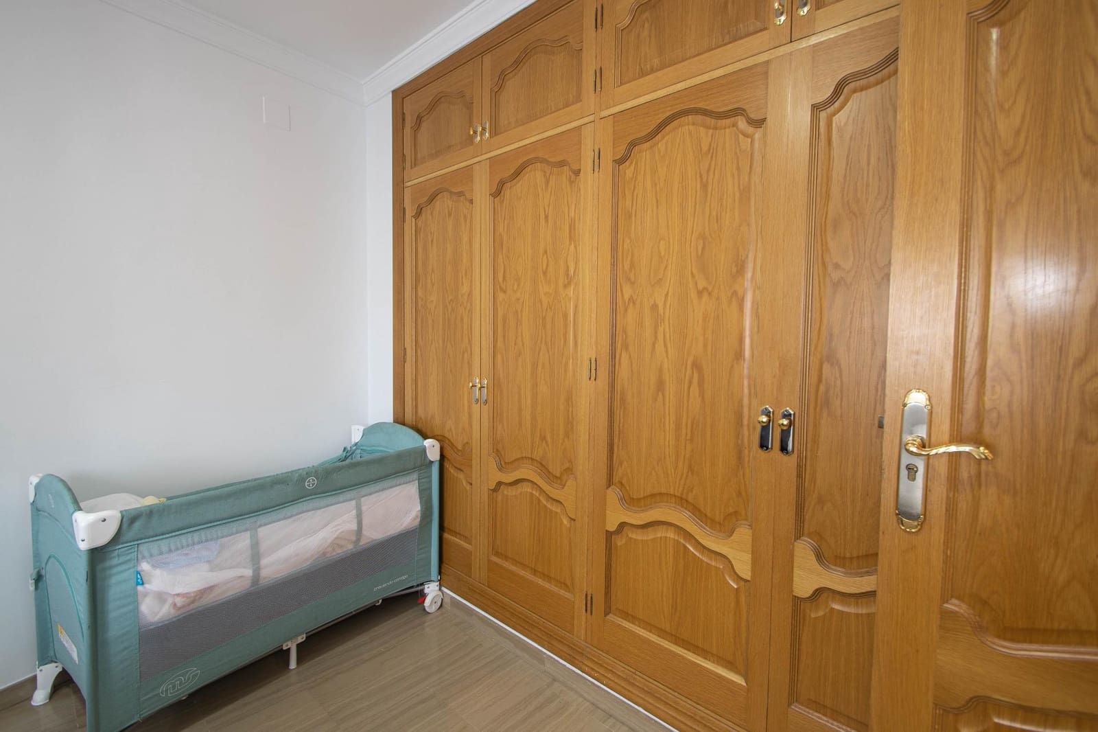 4 bedroom Villa for sale in Peligros with garage - € 299,999 (Ref: 9723793)